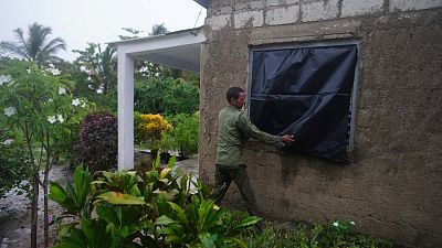 El huracán Ian se dirige a Florida tras provocar daños "considerables" e inundaciones en Cuba