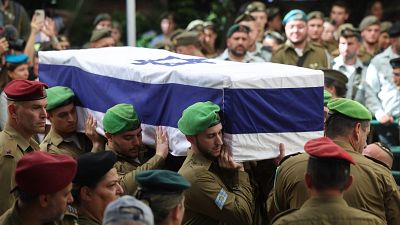 El intercambio de cuerpos de rehenes israelíes y prisioneros palestinos tensa la tregua entre Hamás e Israel
