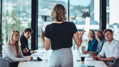 "El currículum da igual, el foco se pone en ser trans": cuando la expresión de género se impone en la búsqueda de empleo