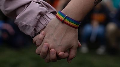 Igualdad recuerda a la Iglesia que es "absolutamente ilegal" promover terapias "de conversión" para personas LGTBI+