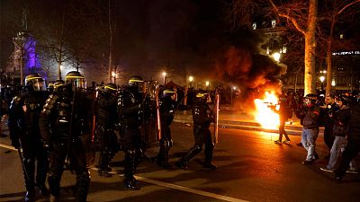 Francia, en pie de guerra contra la reforma de las pensiones: las imágenes de las protestas