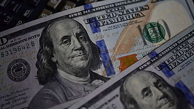 Funcionarios sin cobrar y miles de vuelos cancelados: el impacto económico del cierre del Gobierno en Estados Unidos