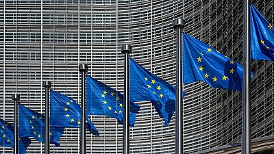 Bruselas prevé impactos en el PIB de hasta el 3,3% en EE.UU. y del 0,6% en la UE hasta 2027 ante aranceles permanentes
