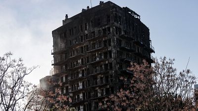 "Nos hemos quedado con lo puesto": la pérdida económica y psicológica tras el incendio de Valencia