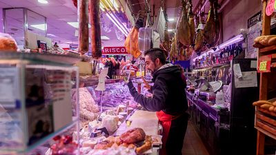 Comer y beber menos, pero pagando más: el gasto en alimentación creció un 2,4% en 2024