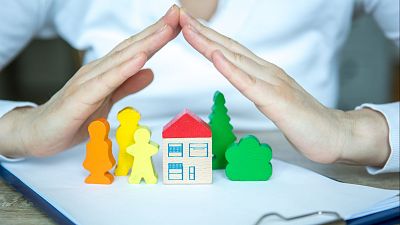 Los ingresos del sector de los seguros caen un 1,56% en 2024 por el negocio de vida