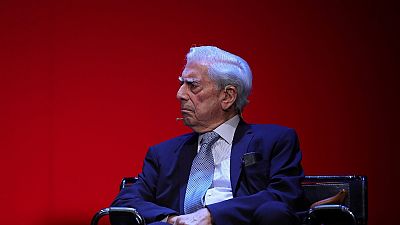 Vargas Llosa, Savater y más de 70 intelectuales llaman a no quedarse en casa el 14F para frenar al separatismo