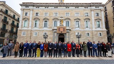 Minut de silenci a la plaça Sant Jaume per la dona morta a Blanes en mans de la seva parella
