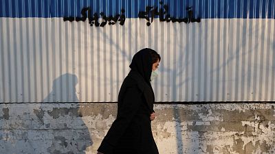 El Parlamento iraní aprueba la ley que endurece las penas para las mujeres que no utilicen el velo