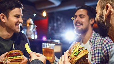 La irregularidad en los horarios de las comidas del fin de semana aumenta el riesgo de padecer obesidad