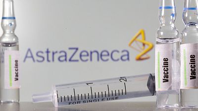 Italia bloquea un envío de vacunas a Australia y se convierte en el primer país de la UE en prohibir su exportación