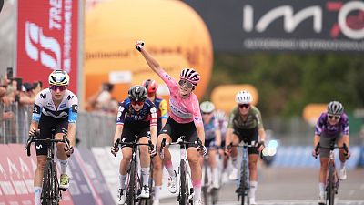 La italiana Elisa Longo Borghini triunfa en casa y se alza con el Giro de Italia femenino