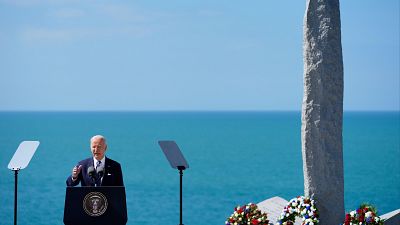 Joe Biden vincula el heroísmo contra la Alemania nazi en Normandía con la necesidad de frenar a Putin en Europa