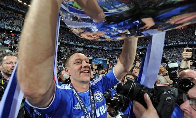 John Terry, sancionado con tres partidos por el rodillazo a Alexis