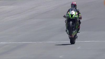 Vídeo: Jonathan Rea gana también la carrera 2 y firma un fin de semana perfecto