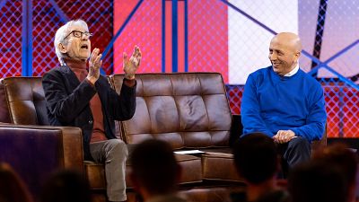 La lección de vida de José Sacristán y Luis Alegre: “La gente alegre vive mucho más, los tristes mueren de miedo”