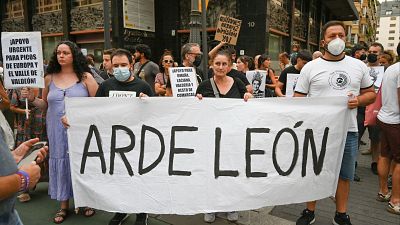 Josefina, la voz contra los incendios de León en los que perdió su casa: "Ardió todo por culpa de unos ineptos"