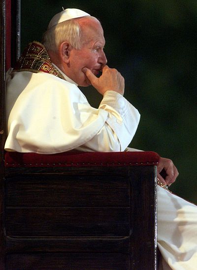 Juan Pablo II, el "papa viajero" que cambió el rumbo de la Iglesia