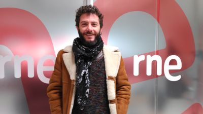 Las mañanas de RNE - Juanito Makandé llega a Madrid con su 'Muerte a los pájaros negros' - Escuchar ahora Las mañanas de RNE - Juanito Makandé llega a Madrid con su 'Muerte a los pájaros negros' - Escuchar ahora
