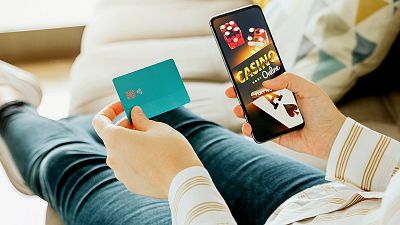 El juego 'online' sigue creciendo entre los jóvenes: "Incita mucho porque te dicen 'apuesta gratuita 5 euros'"