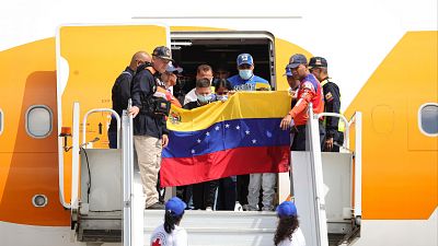 Un juez bloquea el intento de Trump de acabar con el programa de protección temporal para venezolanos