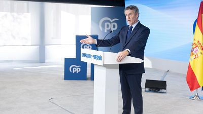 La jueza de la dana pide a Feijóo que aporte "voluntariamente" sus mensajes a Mazón y avala su testificación telemática