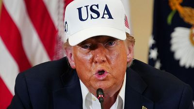 Una jueza prohíbe a Trump arrestar a migrantes en California por su perfil racial