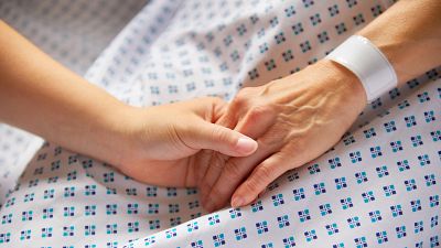 La justicia mantiene paralizada la eutanasia de Noelia hasta que haya sentencia firme, pese al aval de la Fiscalía