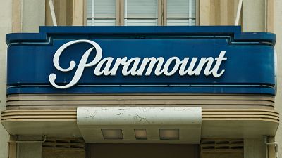 La justicia paraliza temporalmente la compra de Warner Bros por Paramount por una demanda sobre libre competencia