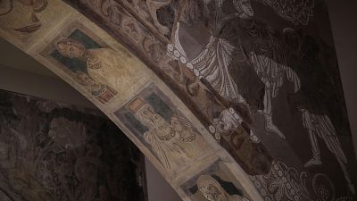 Detall de les pintures murals de Sixena exposades al MNAC de Barcelona