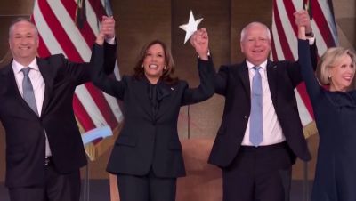 Kamala Harris se corona como candidata y advierte de las "serias consecuencias" de una posible vuelta de Trump