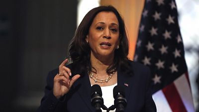 Kamala Harris matiza su duro mensaje a los migrantes y dice que EE.UU. será un "refugio" para quienes buscan asilo