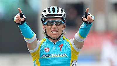 El kazako Maxim Iglinskiy, corredor del Astana, sorprendió a todos los favoritos y se alzó con el triunfo en la Lieja-Bastoña-Lieja, en Bélgica, gracias a un último ataque que le permitió alcanzar en solitario la línea de meta. Ilginski, que invirtió