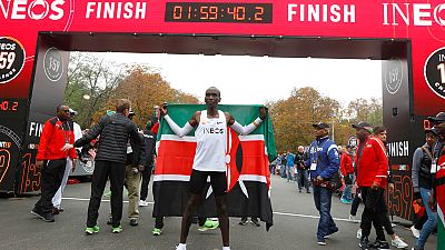 Kipchoge, primer atleta en correr una maratón en menos de dos horas