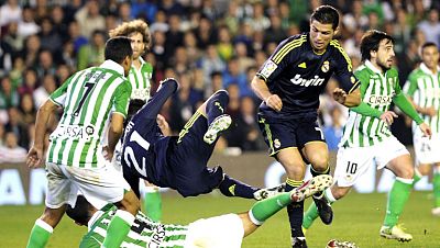 El Madrid cuestiona el arbitraje frente al Betis | Ver