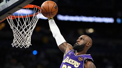 LeBron James se convierte en el jugador con más partidos en la historia de la NBA