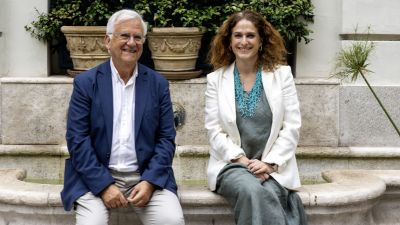 Antonio Basanta y Nazareth Castellanos, autores de 'Un regalo de los dioses' Antonio Basanta y Nazareth Castellanos, autores de 'Un regalo de los dioses'