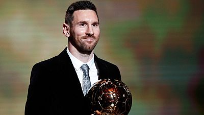 Messi recibe su sexto Balón de Oro de Modric Messi recibe su sexto Balón de Oro de Modric