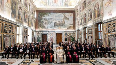 León XIV tiende la mano a los migrantes: "Es necesario esforzarse por remediar las desigualdades globales"