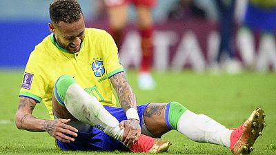 Neymar tiene una lesión en el ligamento lateral del tobillo derecho