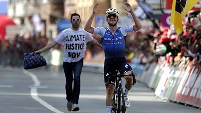 El belga Remco Evenepoel se exhibe en la Lieja-Bastoña-Lieja El belga Remco Evenepoel se exhibe en la Lieja-Bastoña-Lieja