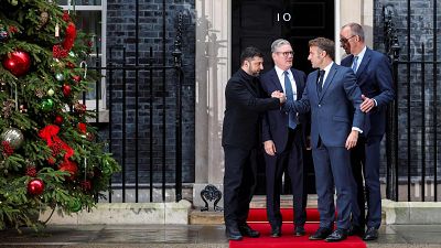 La reunión con Starmer, Macron y Merz deja "avances hacia la paz", según Zelenski - El mundo en 24 horas | Ver