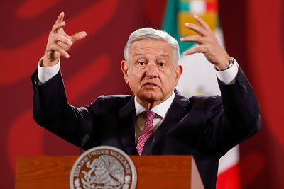 López Obrador insiste en la "pausa" con España un día después de la visita de Albares a México