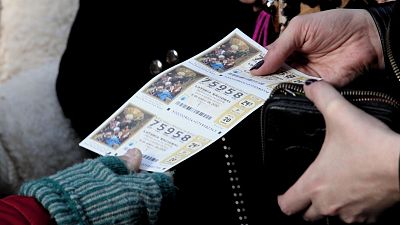 Lotería del Niño 2026: cuánto toca en cada premio, cómo cobrarlos y qué cantidad se queda Hacienda