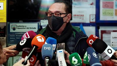 El administrador que vendió el Gordo en Atocha se acababa de jubilar: "Me gusta salir por la puerta grande" El administrador que vendió el Gordo en Atocha se acababa de jubilar: "Me gusta salir por la puerta grande"