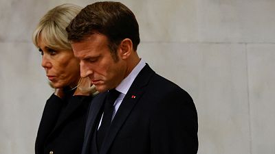 Macron demanda a una 'influencer' ultraderechista de EE.UU. por afirmar que su esposa "es un hombre"