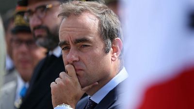 Macron nombra al ministro de Defensa, Sébastien Lecornu, como nuevo primer ministro de Francia