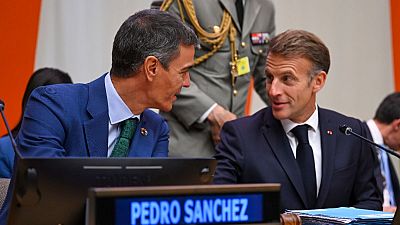 Macron visita España con el propósito de estrechar lazos con un tratado de amistad aún en vilo