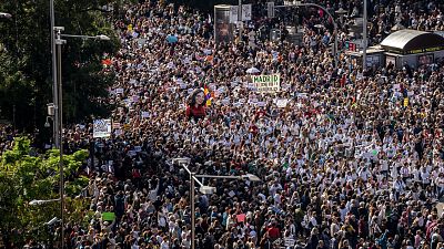 Una marcha multitudinaria clama por la sanidad pública en Madrid y contra la gestión de Ayuso: "La salud no se vende"