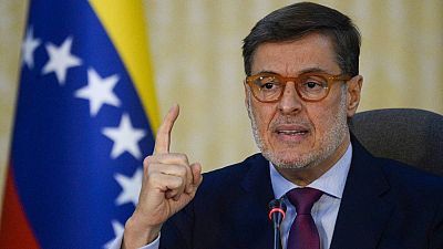 Venezuela y Colombia normalizan sus relaciones tras intercambiar nuevos embajadores